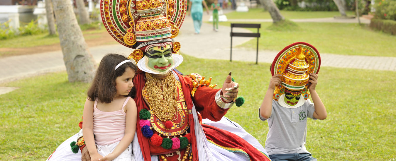 Kalaripayattu & Kathakali Show